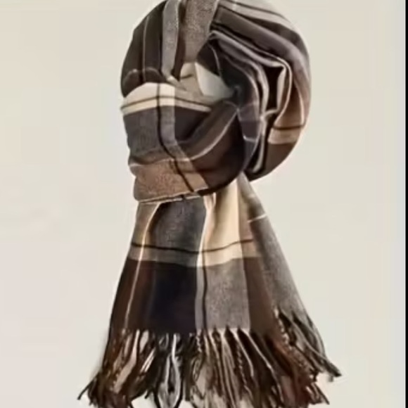 Brown and Tan Plaid Women’s Scarf with Tassels NWT - Picture 2 of 5